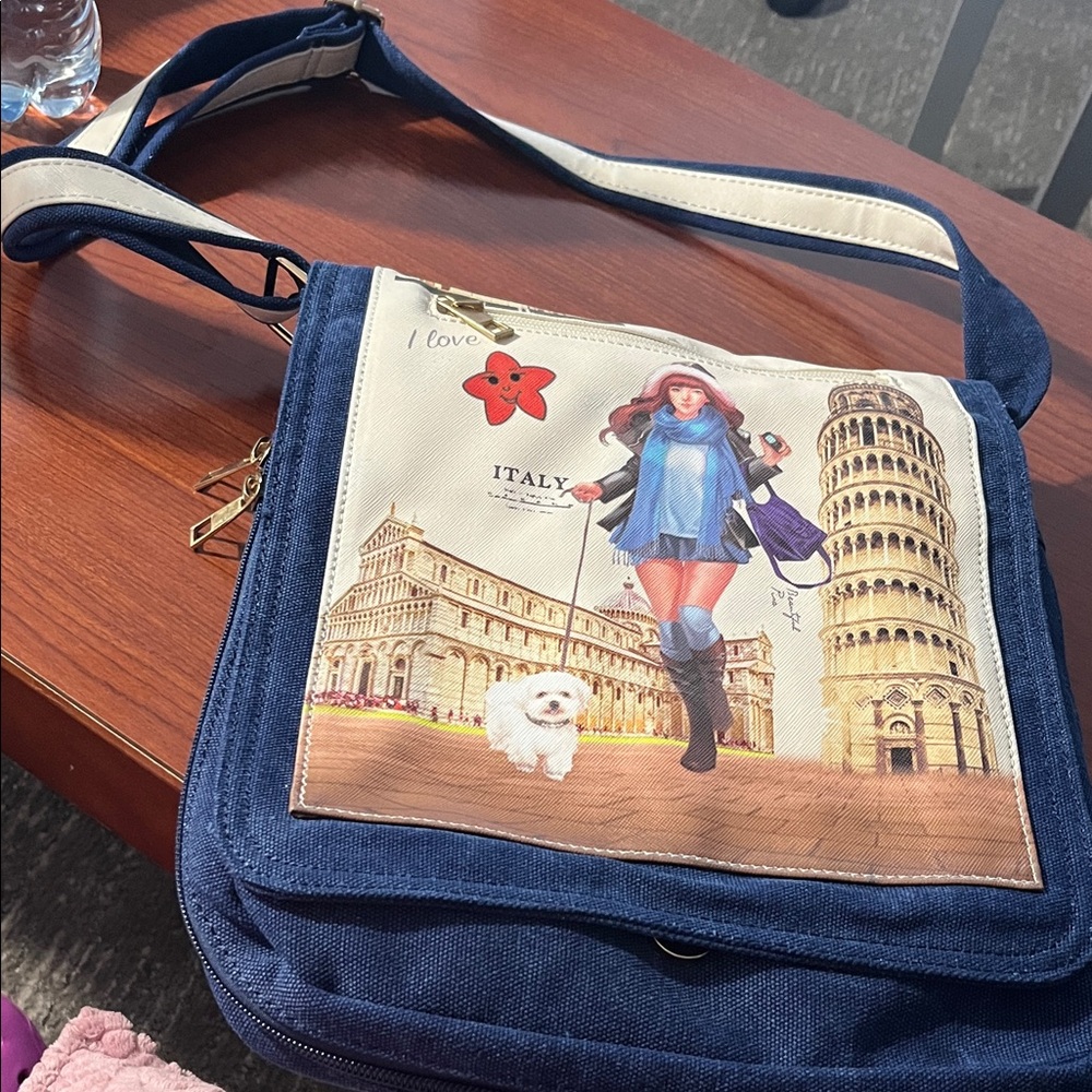 Chic Italy-Inspired Crossbody Bag